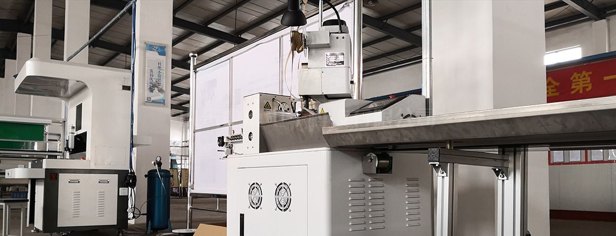 自動點膠裁線設(shè)備(圖1)